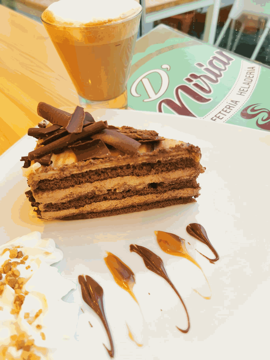 Cafetería heladería torre del mar